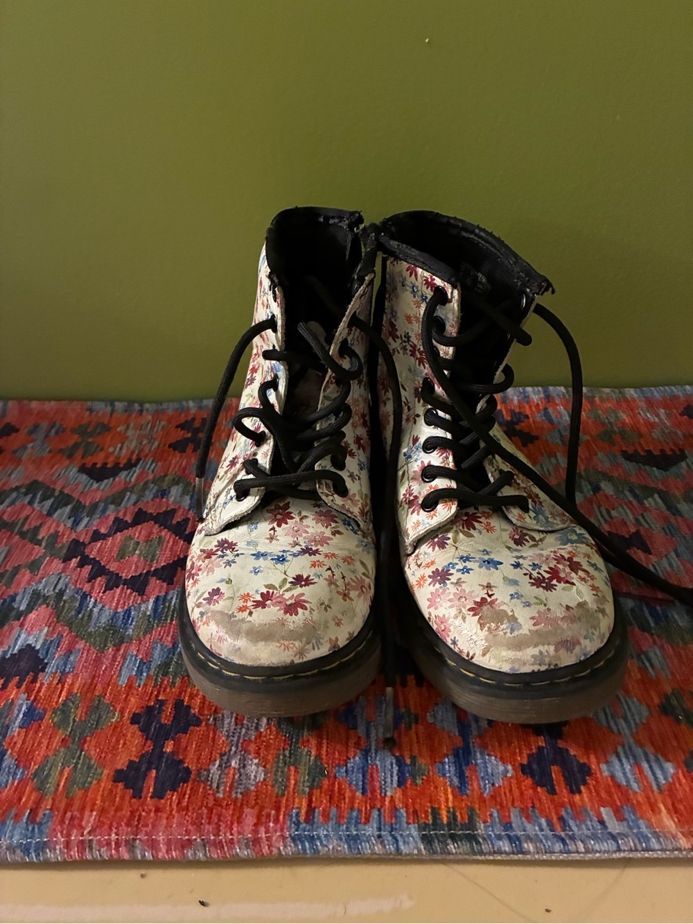 Dr. Martens Air Wair -Floral Delaney boot for Girls